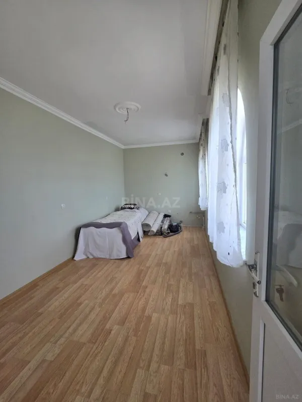 Satılır 6 otaqlı həyət evi 200 m²