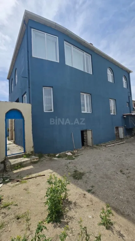 Satılır 6 otaqlı həyət evi 200 m²