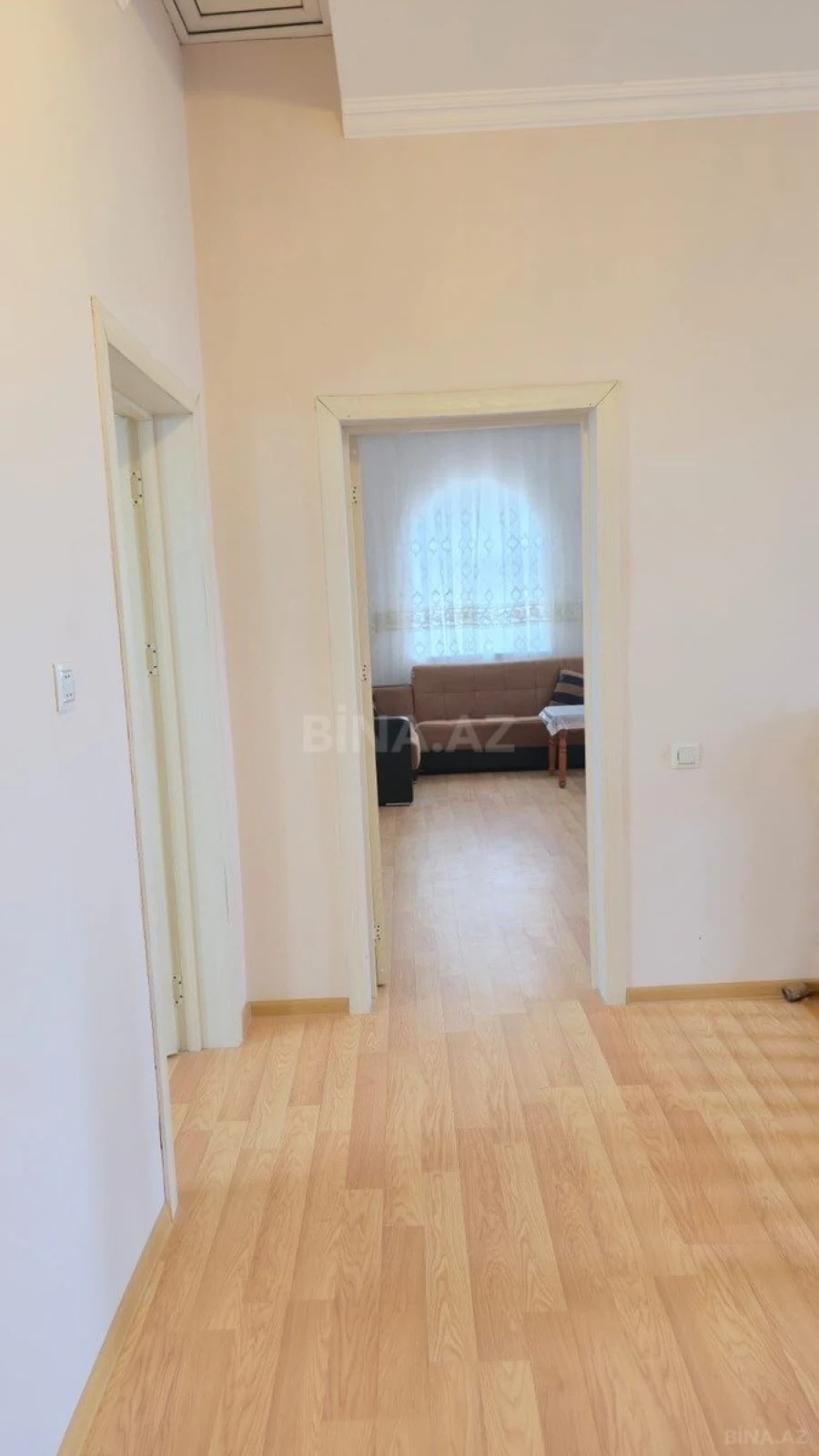Satılır 6 otaqlı həyət evi 200 m²