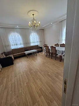 Satılır 6 otaqlı həyət evi 200 m²