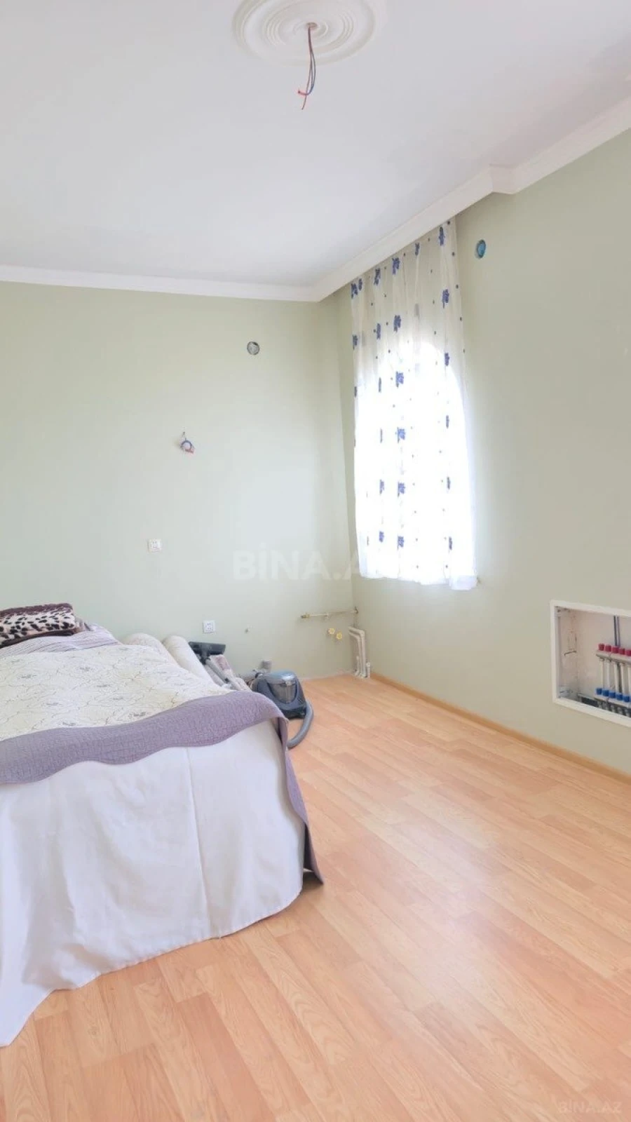 Satılır 6 otaqlı həyət evi 200 m²
