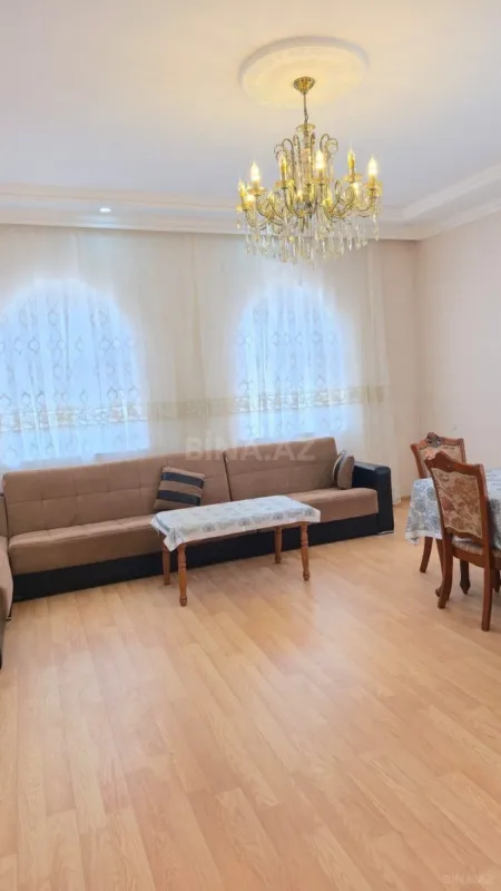 Satılır 6 otaqlı həyət evi 200 m²