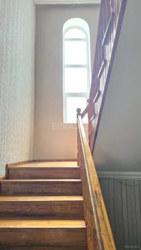 Satılır 6 otaqlı həyət evi 200 m²