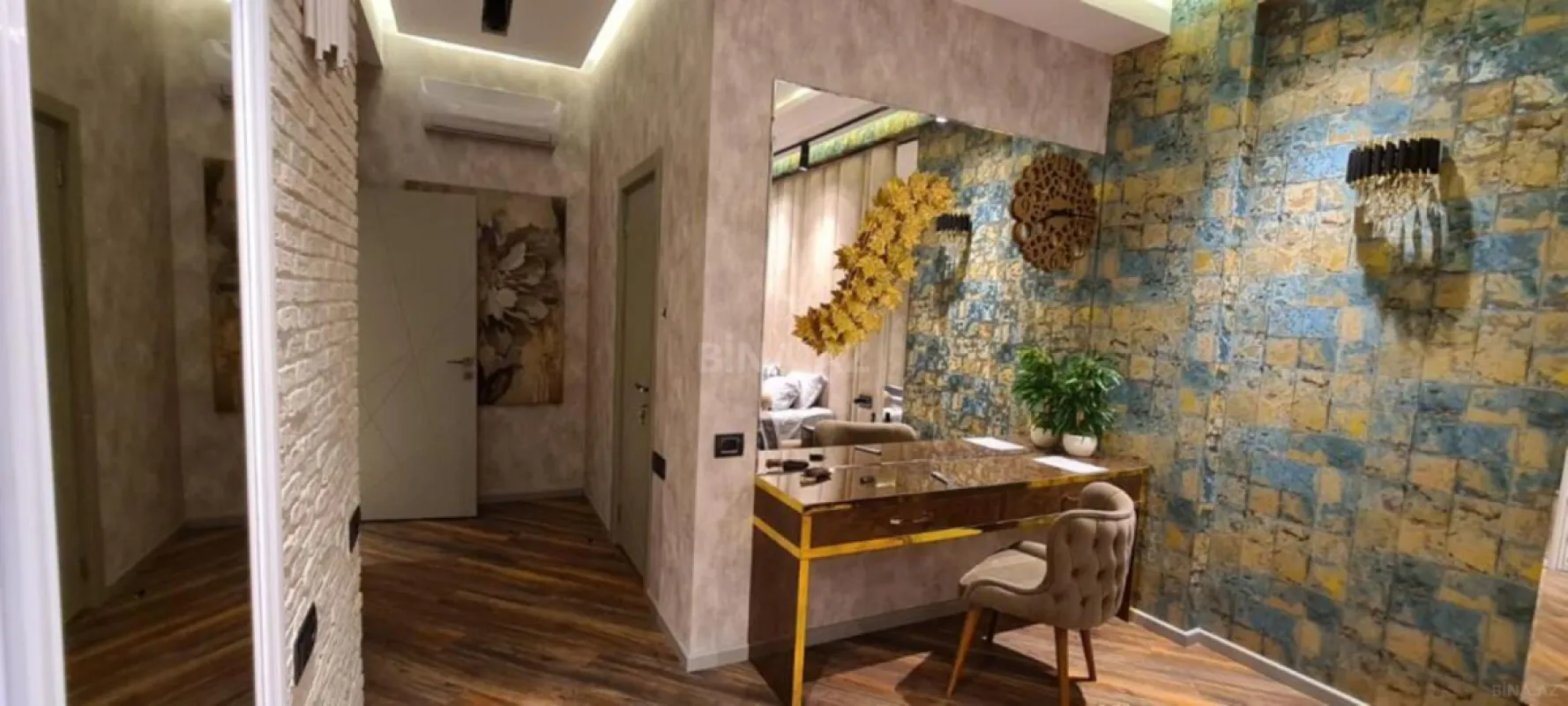 Kirayə verilir 5 otaqlı mənzil 246 m²