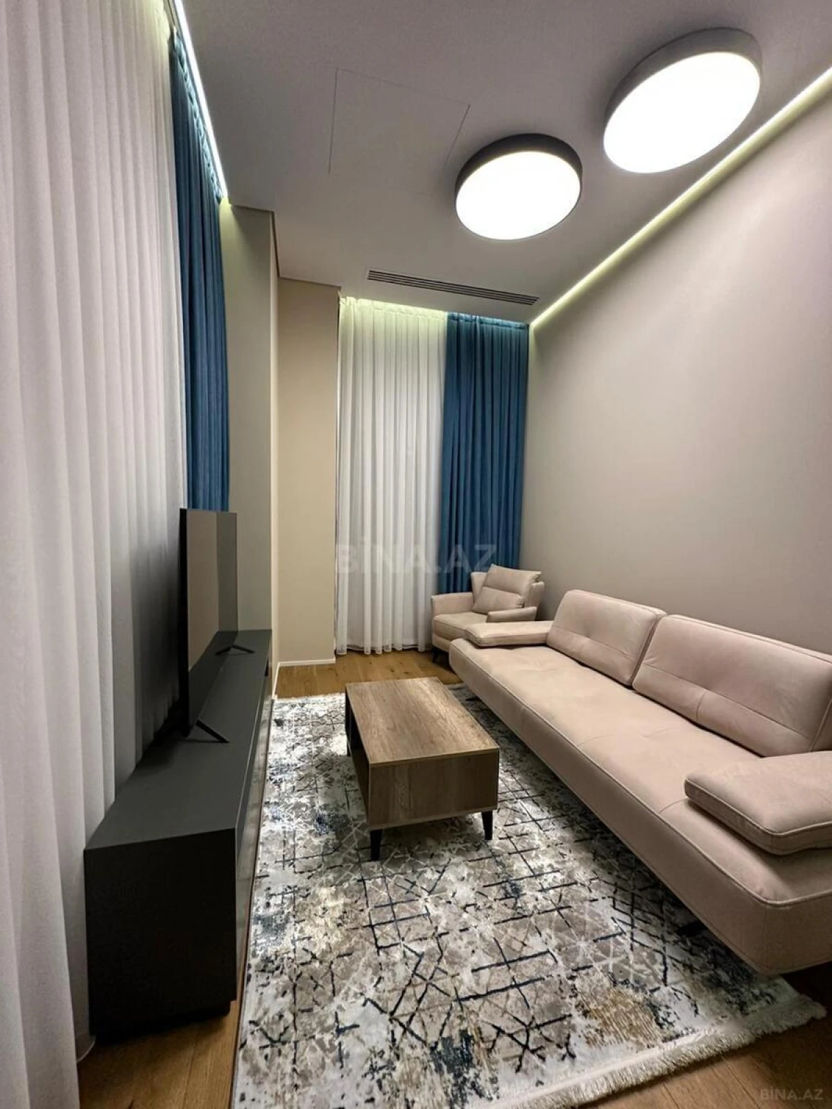Kirayə verilir 2 otaqlı mənzil 85 m²