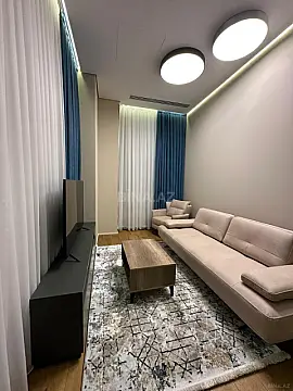 Kirayə verilir 2 otaqlı mənzil 85 m²