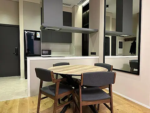 Kirayə verilir 2 otaqlı mənzil 85 m²