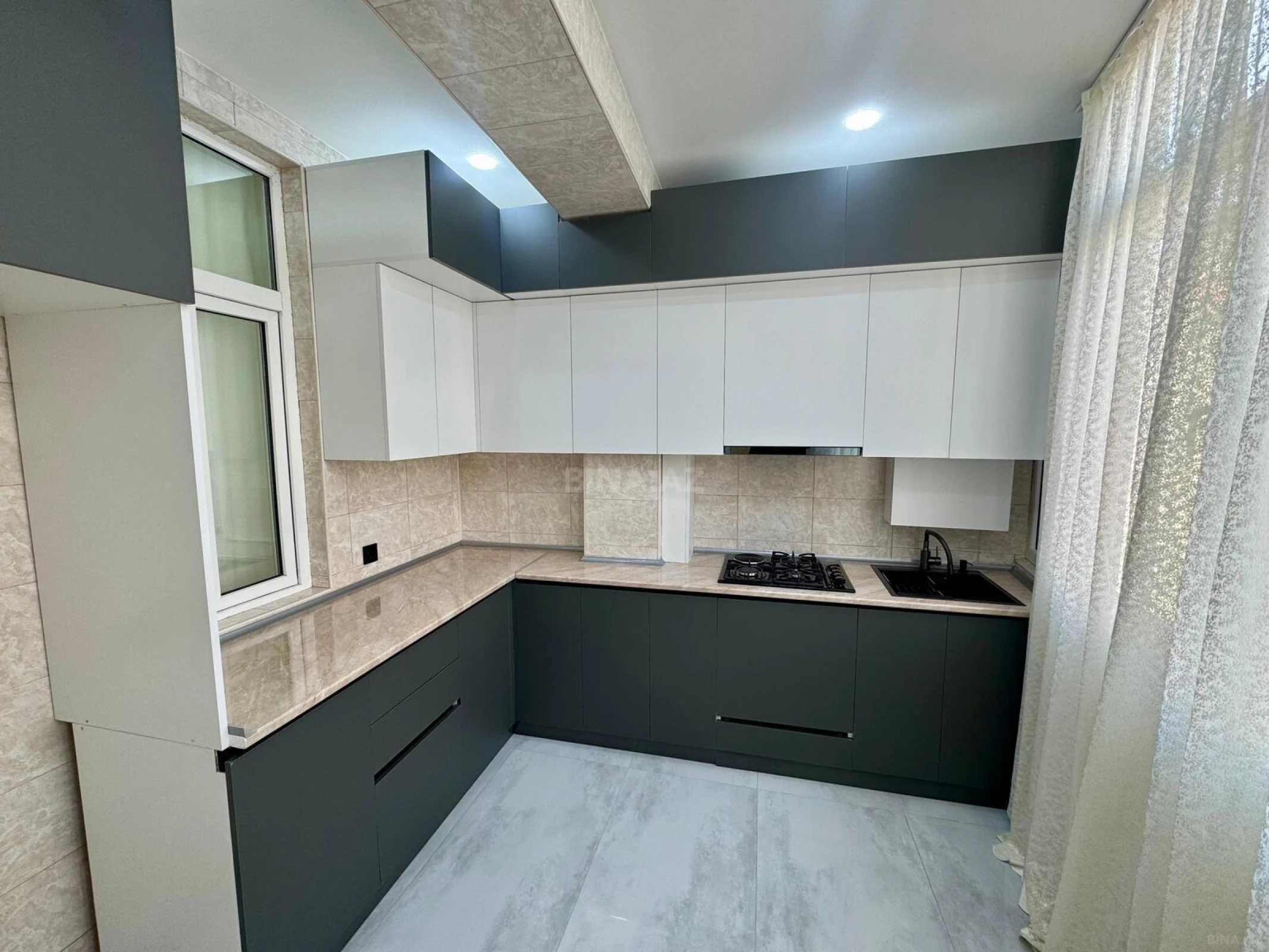 Satılır 3 otaqlı mənzil 95 m²