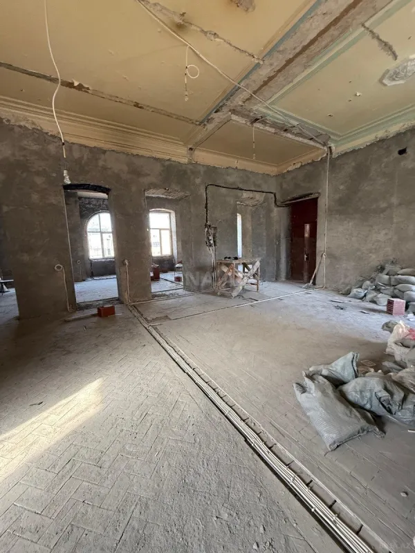 Satılır obyekt 360 m²