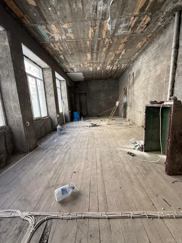 Satılır obyekt 360 m²