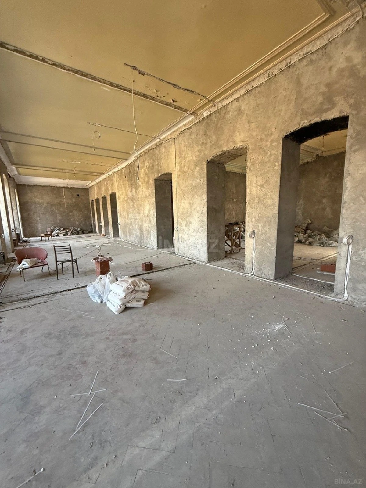 Satılır obyekt 360 m²