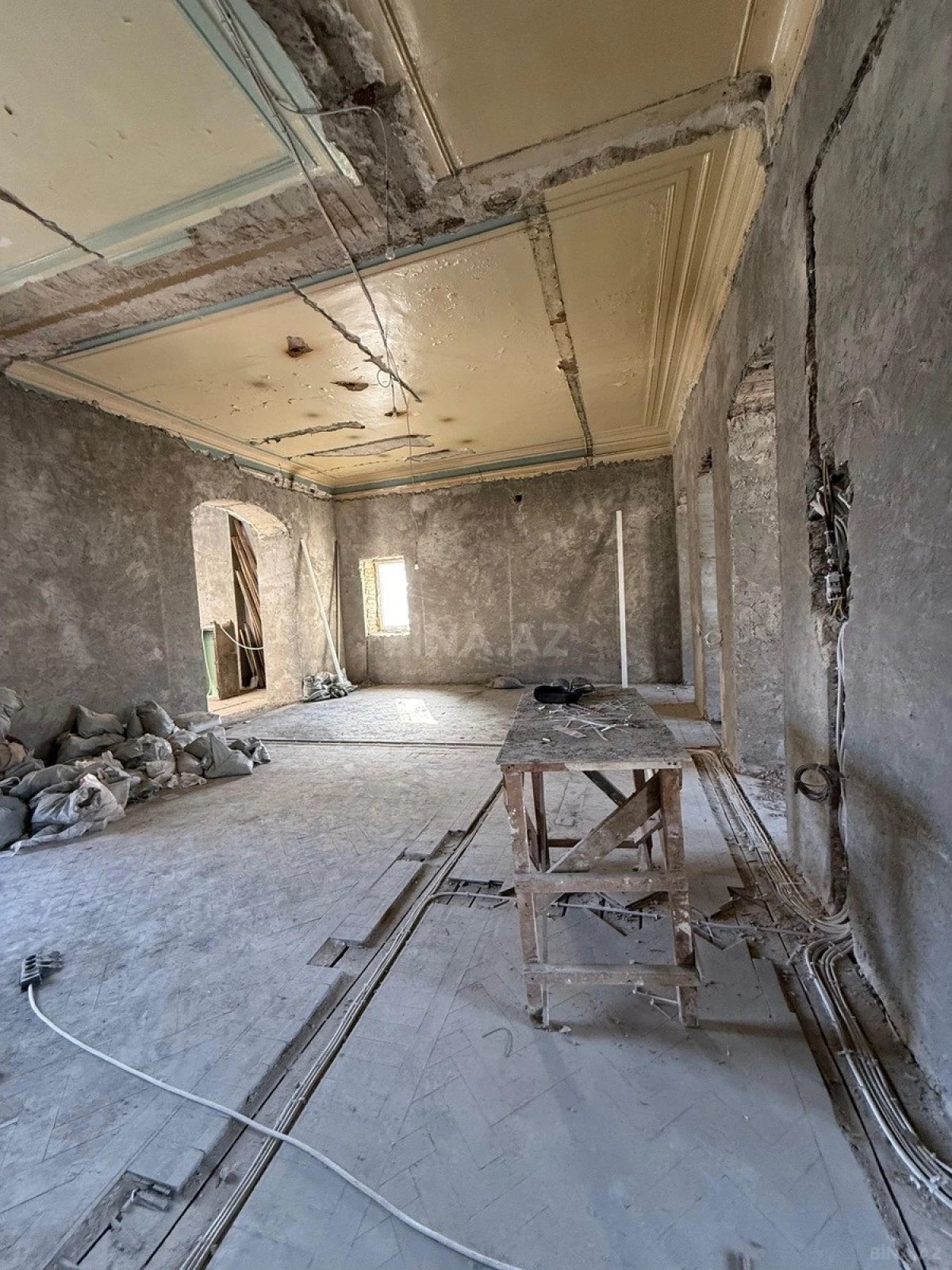 Satılır obyekt 360 m²