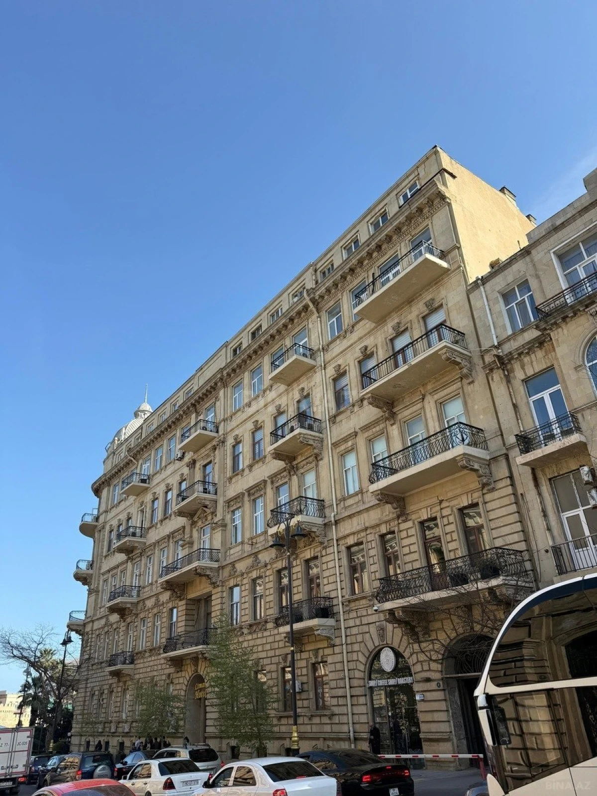 Satılır obyekt 360 m²