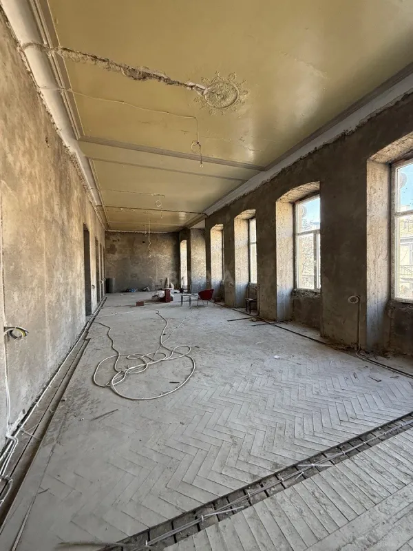 Satılır obyekt 360 m²