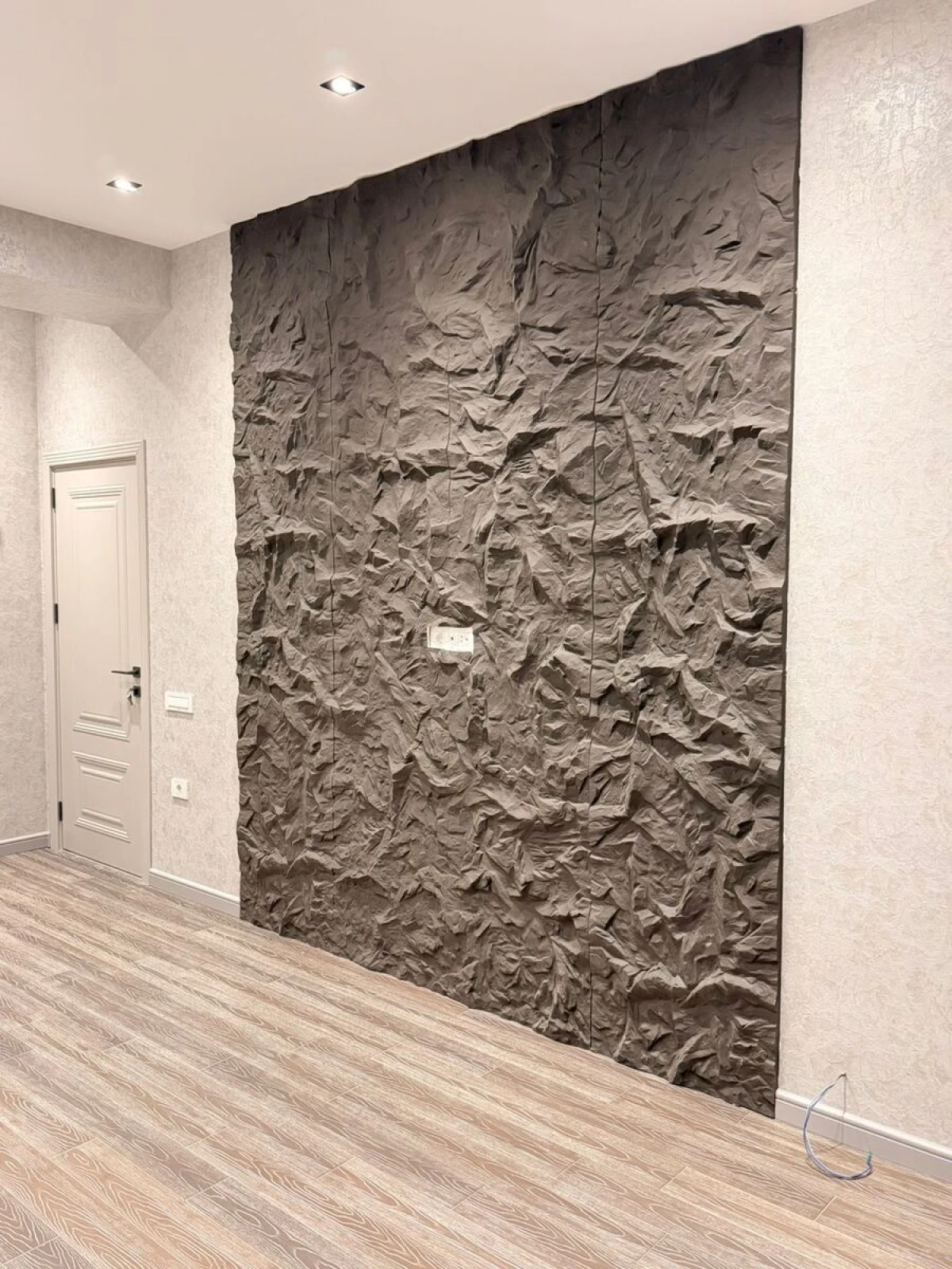 Satılır 2 otaqlı mənzil 75.5 m²