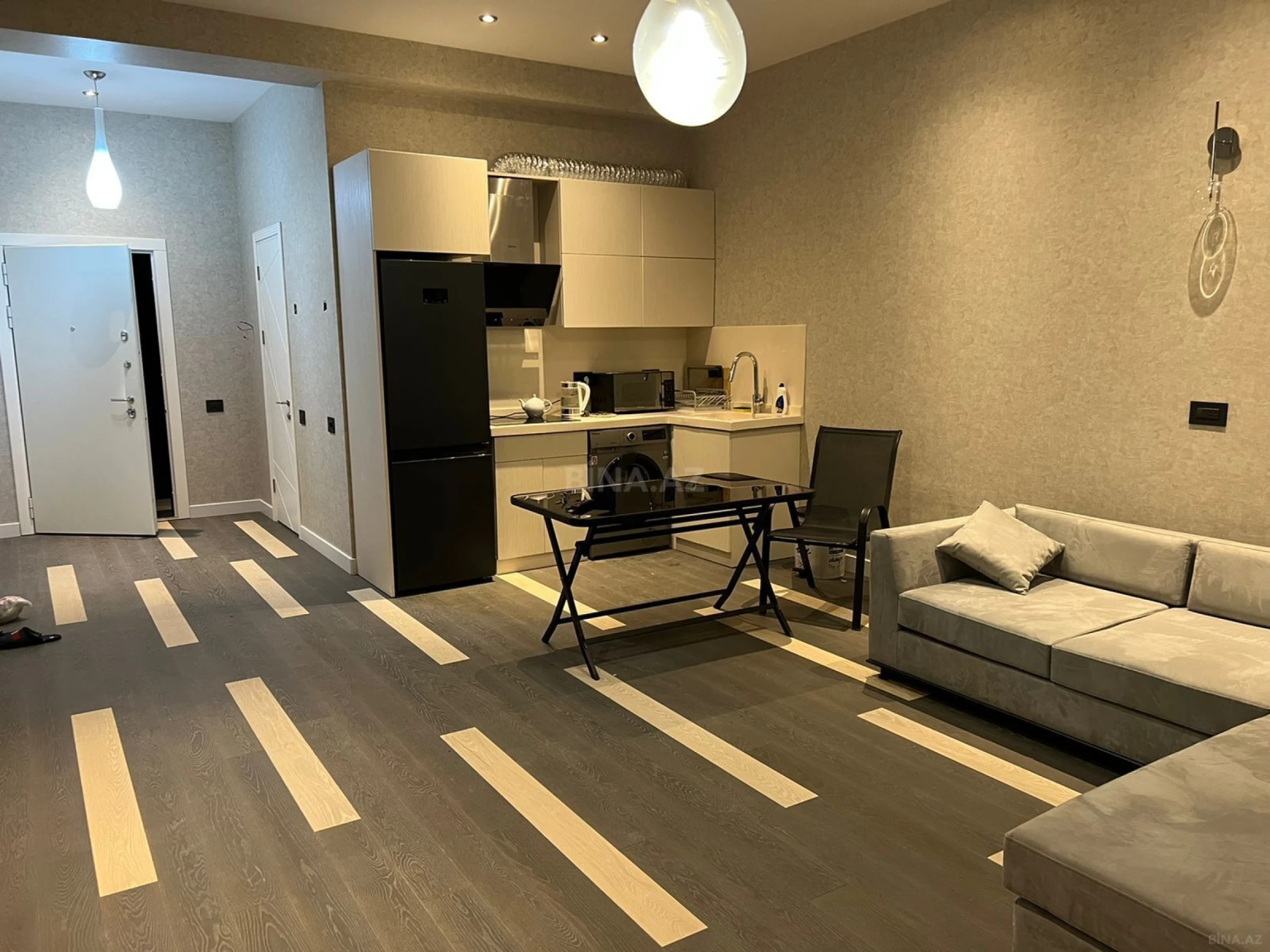 Kirayə verilir 2 otaqlı mənzil 80 m²