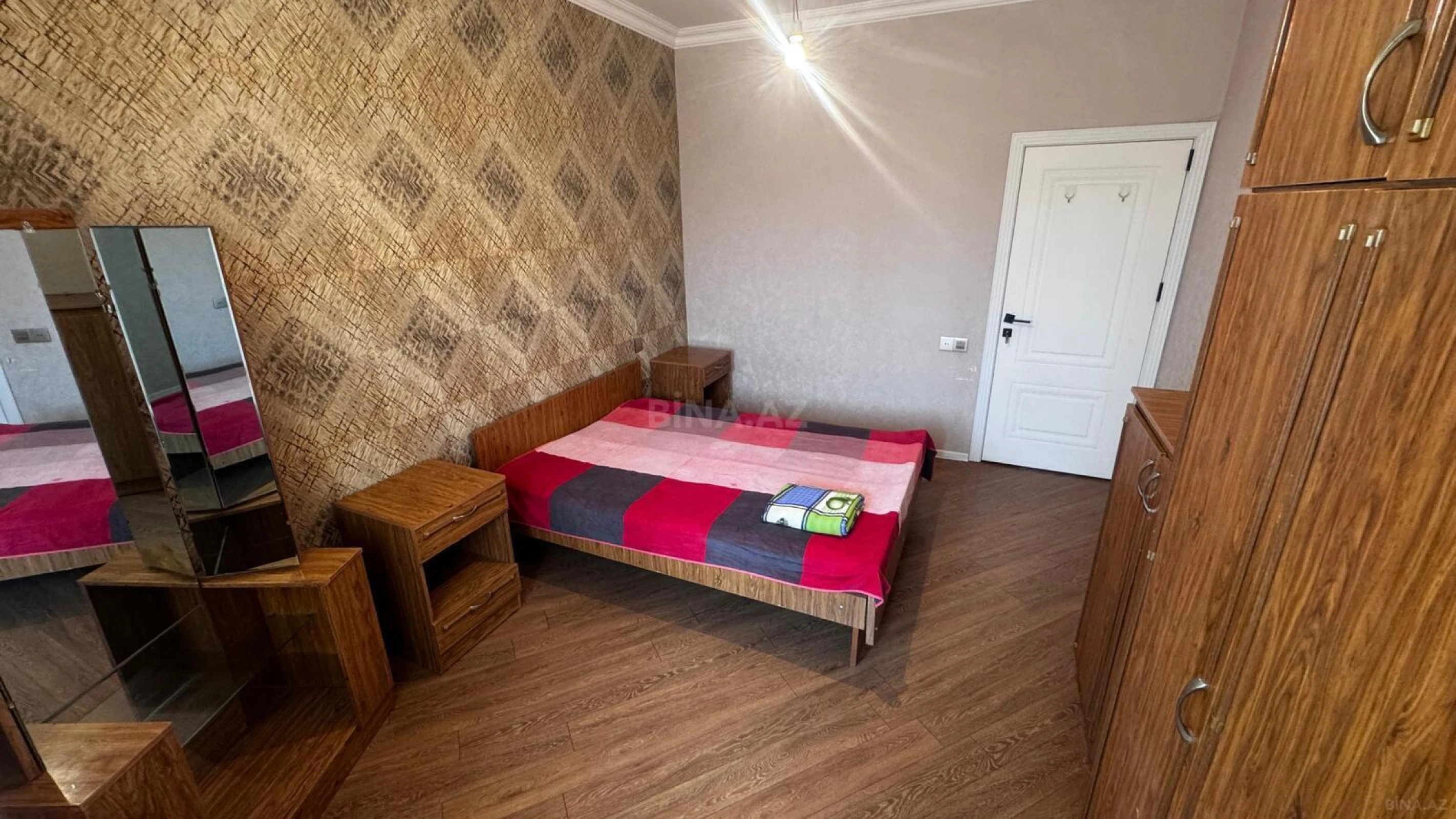 Kirayə verilir 2 otaqlı mənzil 70 m²