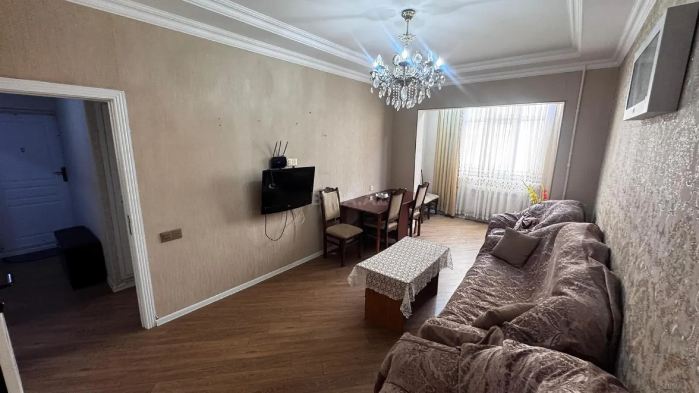 Kirayə verilir 2 otaqlı mənzil 70 m²