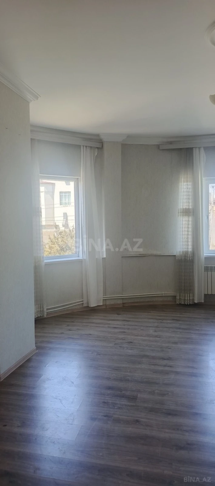 Kirayə verilir 2 otaqlı mənzil 67 m²