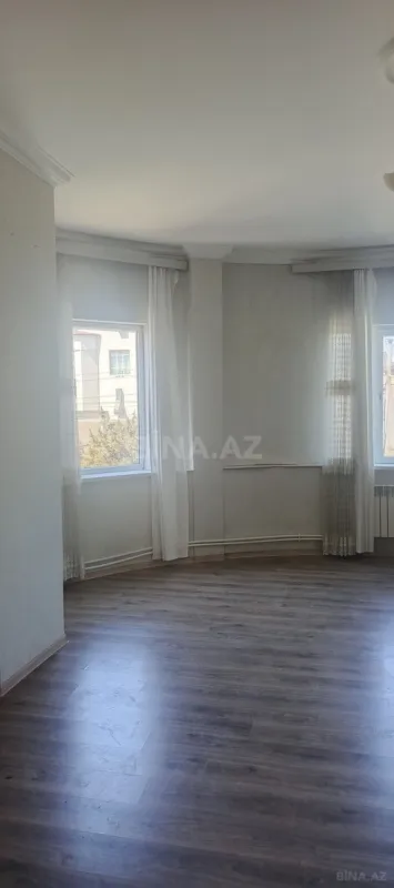 Kirayə verilir 2 otaqlı mənzil 67 m²