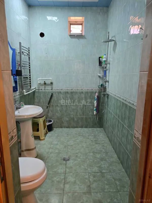 Satılır 5 otaqlı həyət evi 200 m²