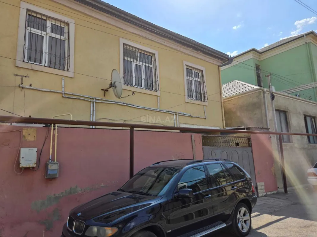 Satılır 5 otaqlı həyət evi 200 m²