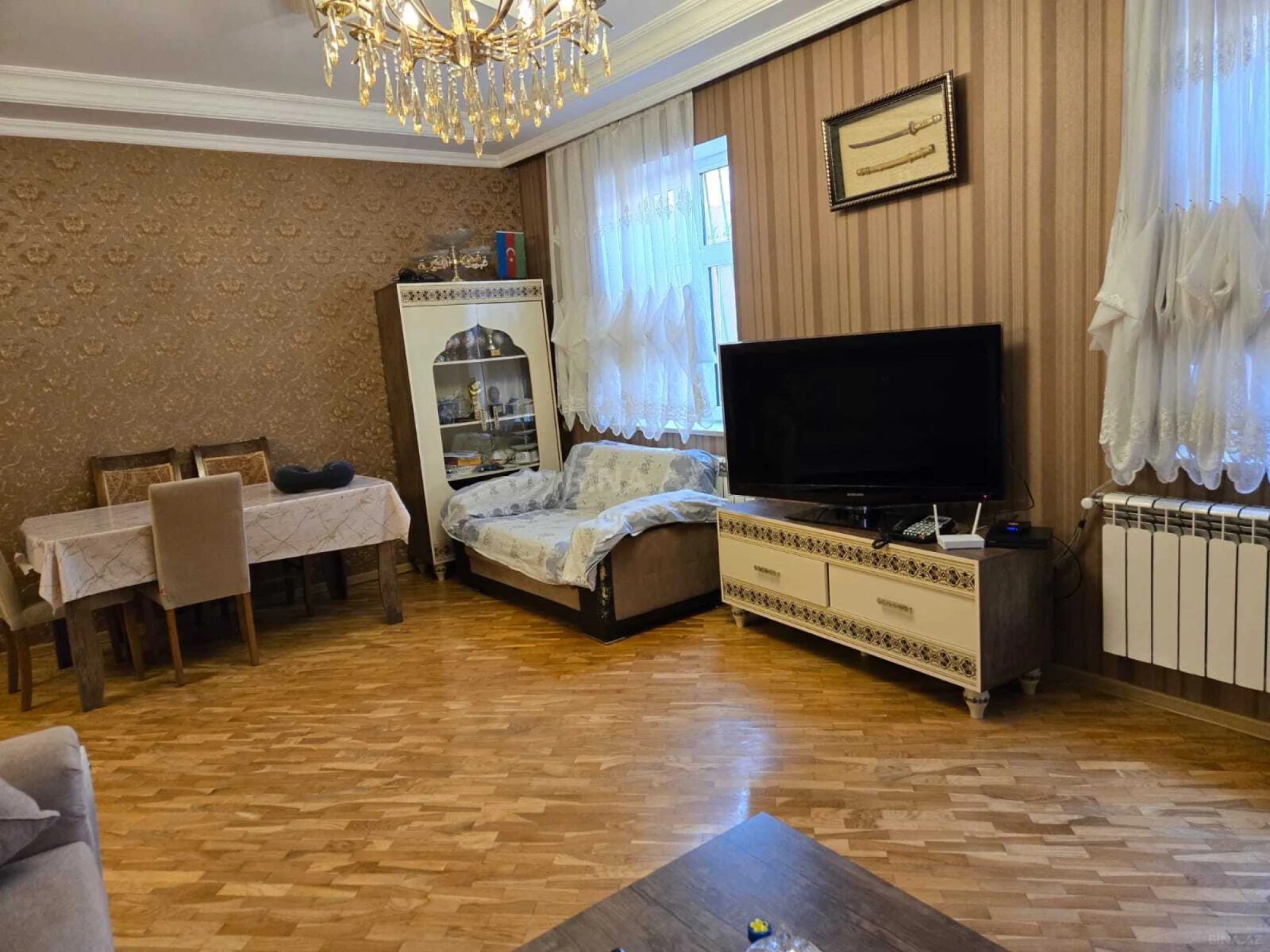 Satılır 5 otaqlı həyət evi 200 m²