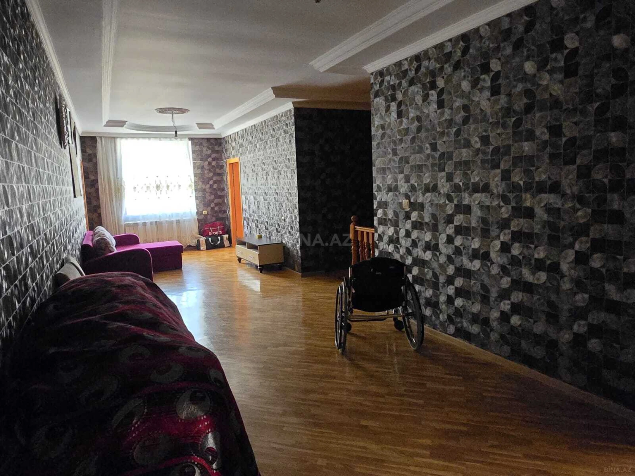 Satılır 5 otaqlı həyət evi 200 m²