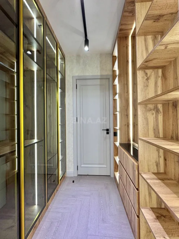 Satılır 3 otaqlı mənzil 164 m²