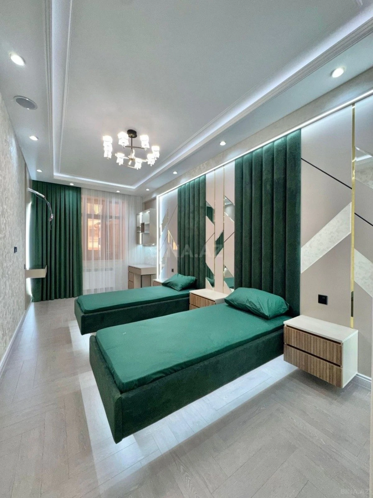 Satılır 3 otaqlı mənzil 164 m²