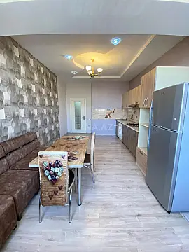 Kirayə verilir 3 otaqlı mənzil 150 m²