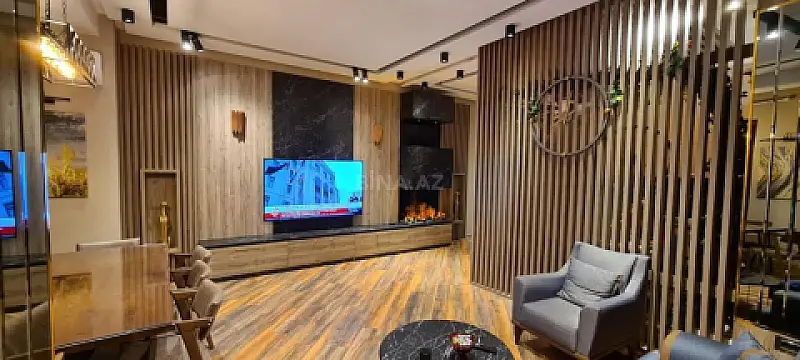 Satılır 5 otaqlı mənzil 250 m²