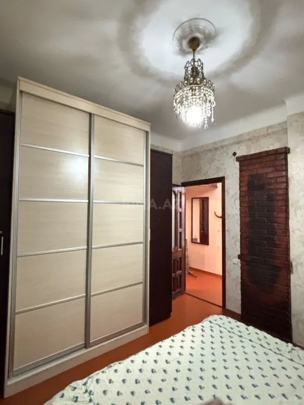 Kirayə verilir 5 otaqlı mənzil 70 m²