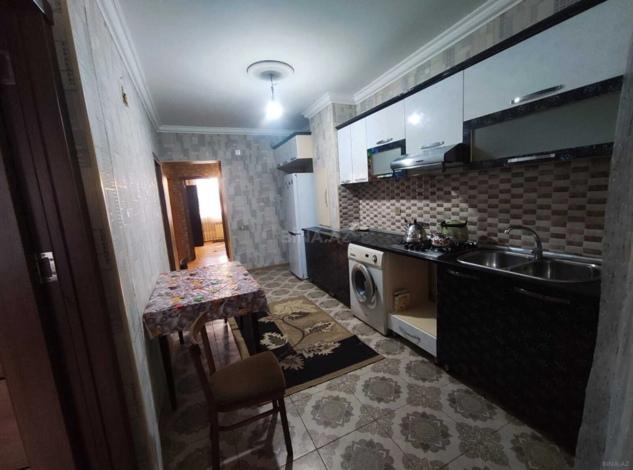 Kirayə verilir 4 otaqlı mənzil 150 m²