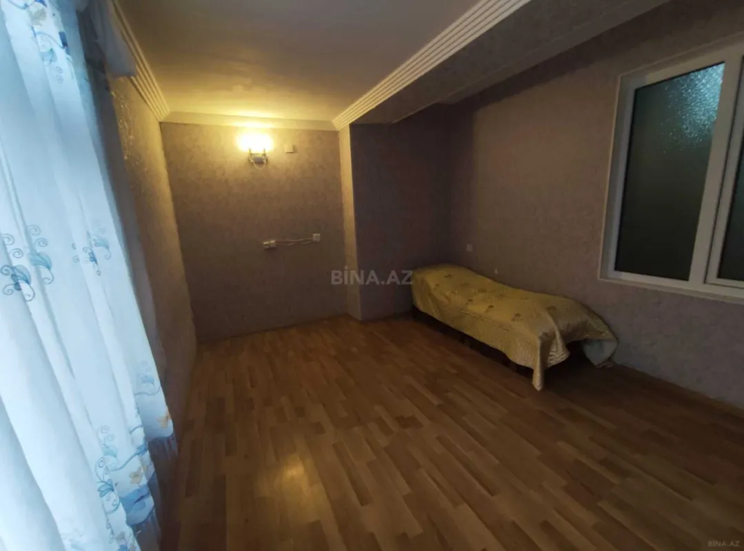 Kirayə verilir 4 otaqlı mənzil 150 m²