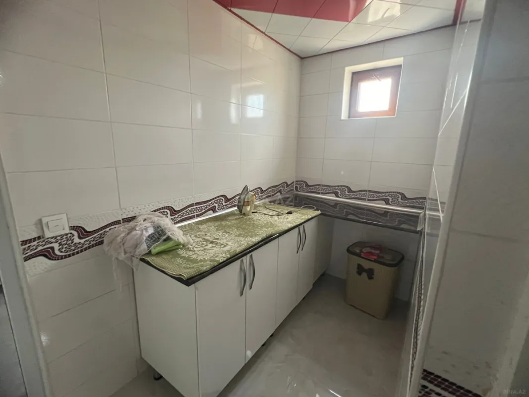 Satılır 5 otaqlı həyət evi 214 m²