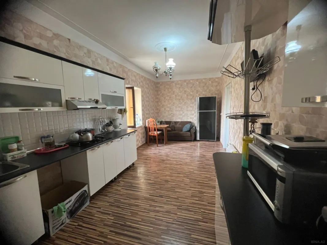 Satılır 5 otaqlı həyət evi 214 m²