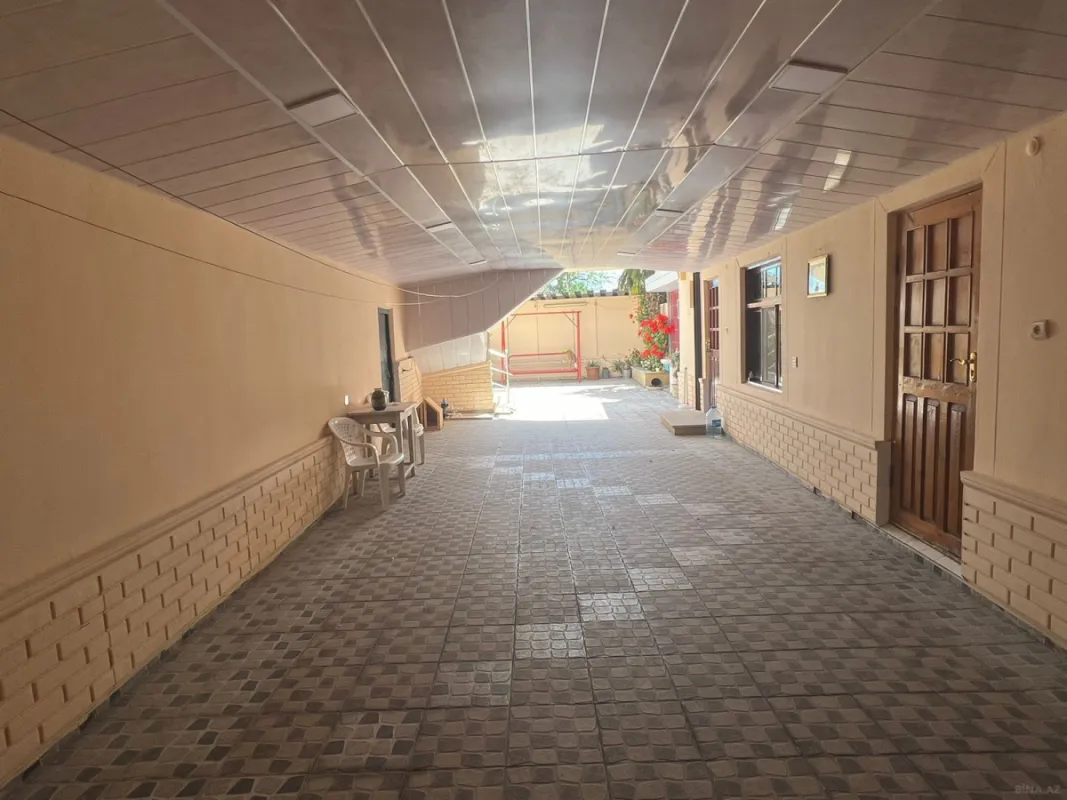 Satılır 5 otaqlı həyət evi 214 m²