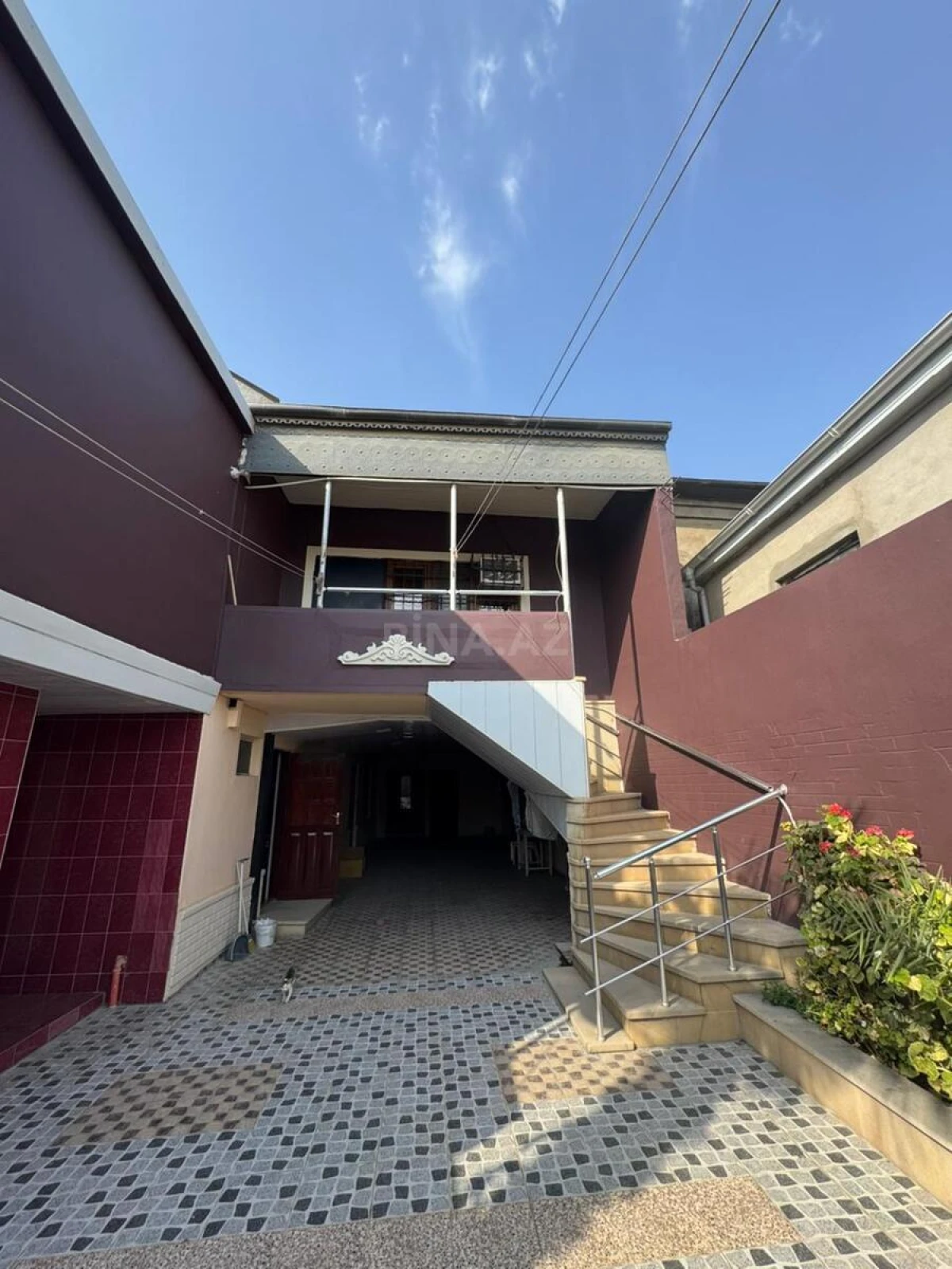 Satılır 5 otaqlı həyət evi 214 m²