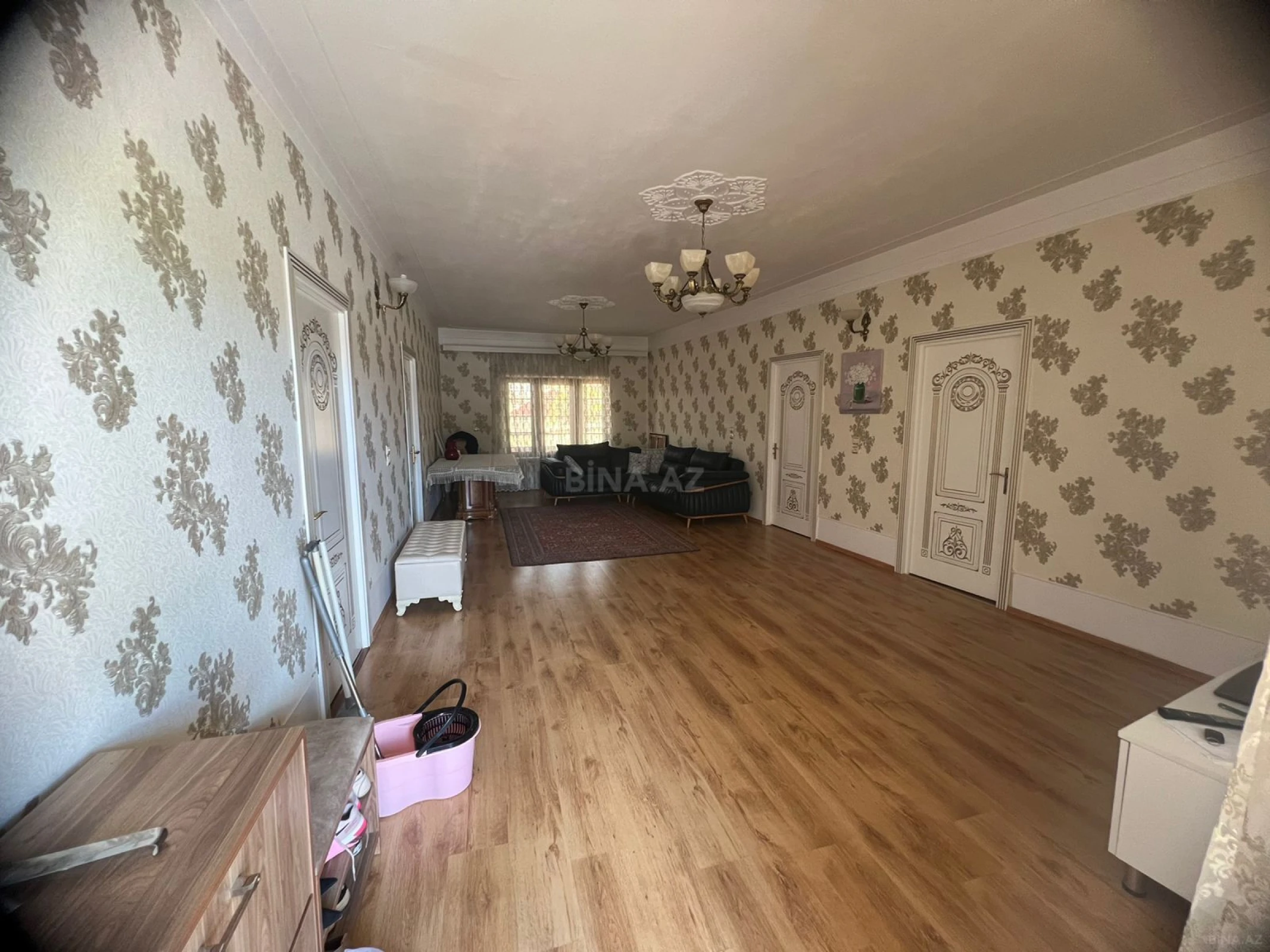 Satılır 5 otaqlı həyət evi 214 m²