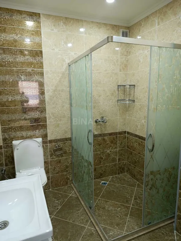 Kirayə verilir 2 otaqlı mənzil 65 m²