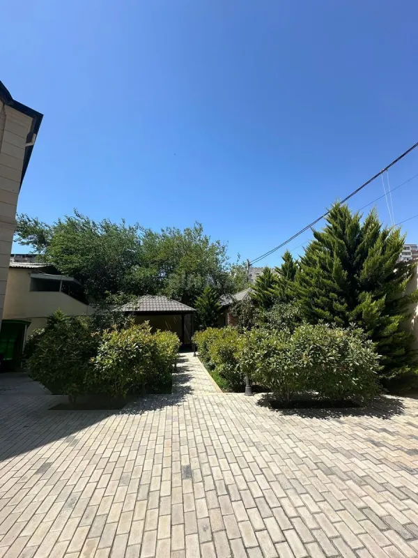 Kirayə verilir 6 otaqlı həyət evi 250 m²