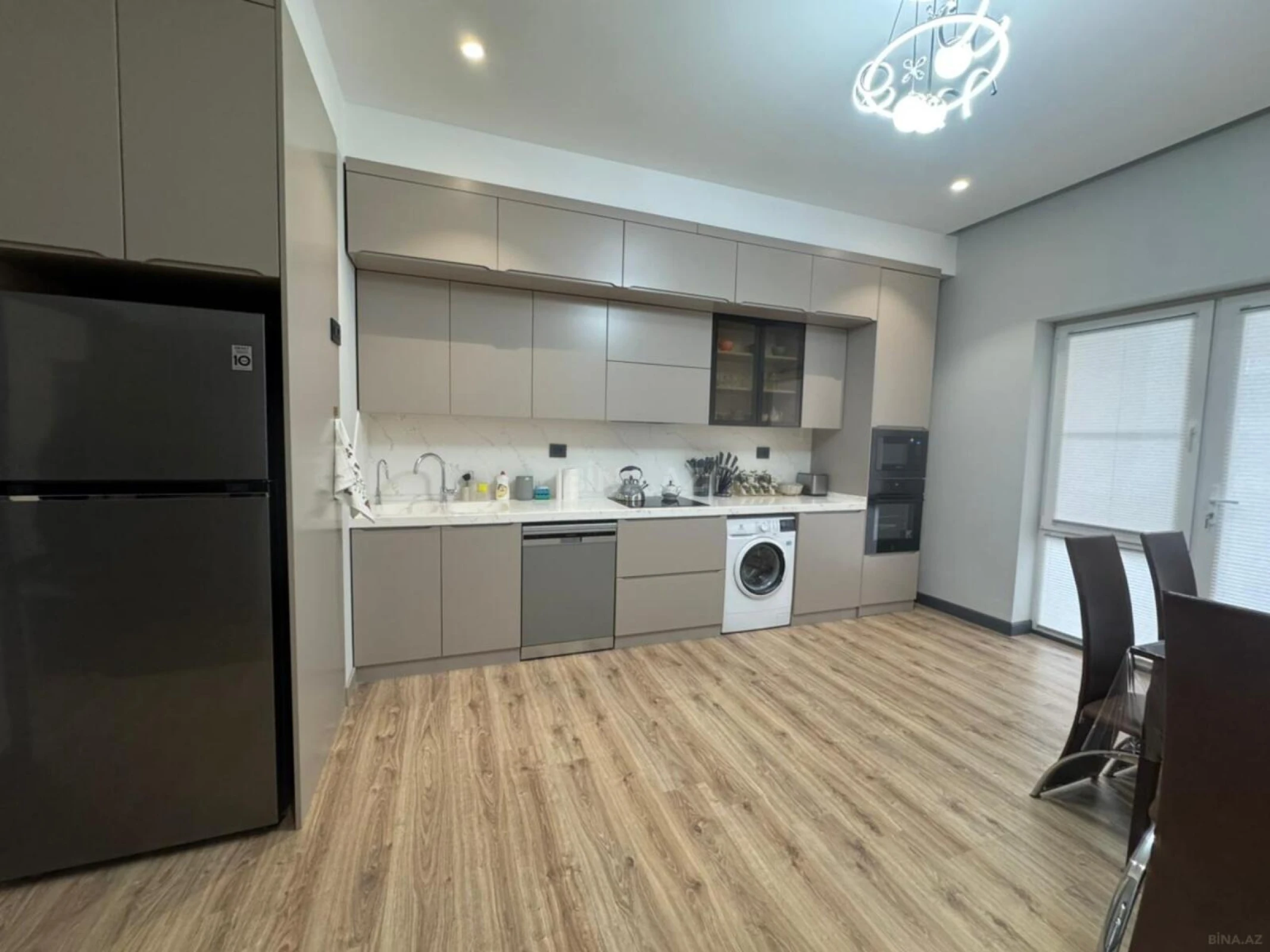 Kirayə verilir 2 otaqlı mənzil 70 m²
