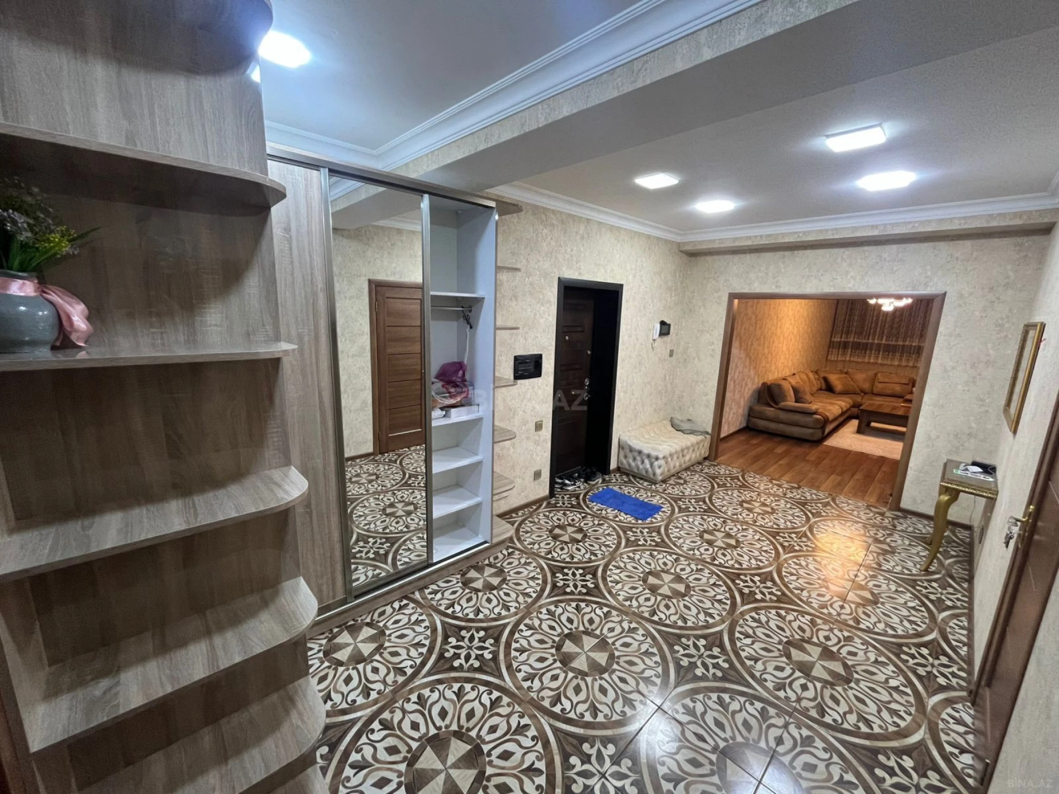 Satılır 3 otaqlı mənzil 120 m²