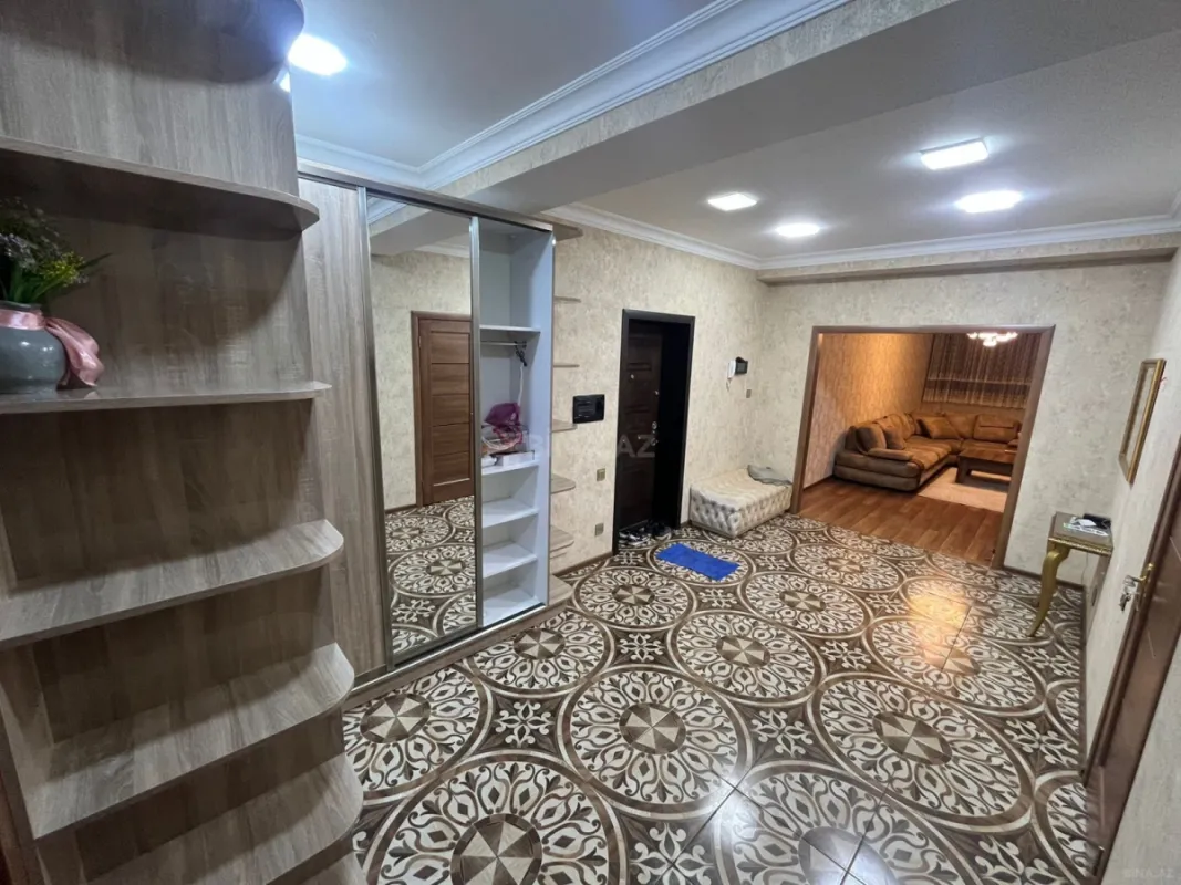Satılır 3 otaqlı mənzil 120 m²