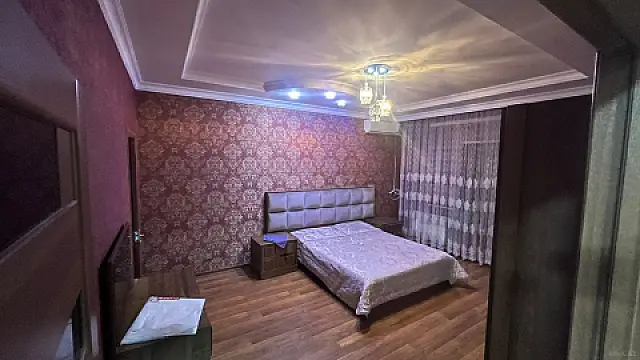 Satılır 3 otaqlı mənzil 120 m²