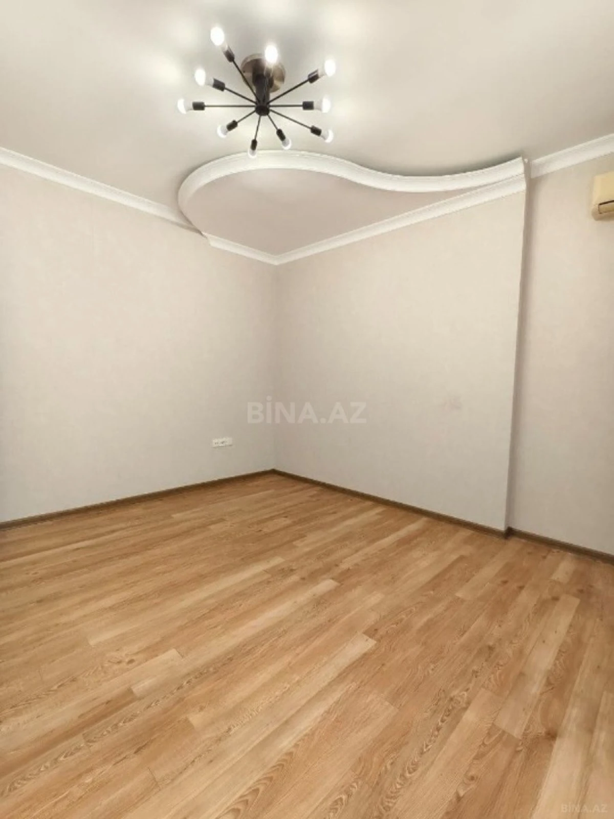 Satılır 3 otaqlı mənzil 120 m²