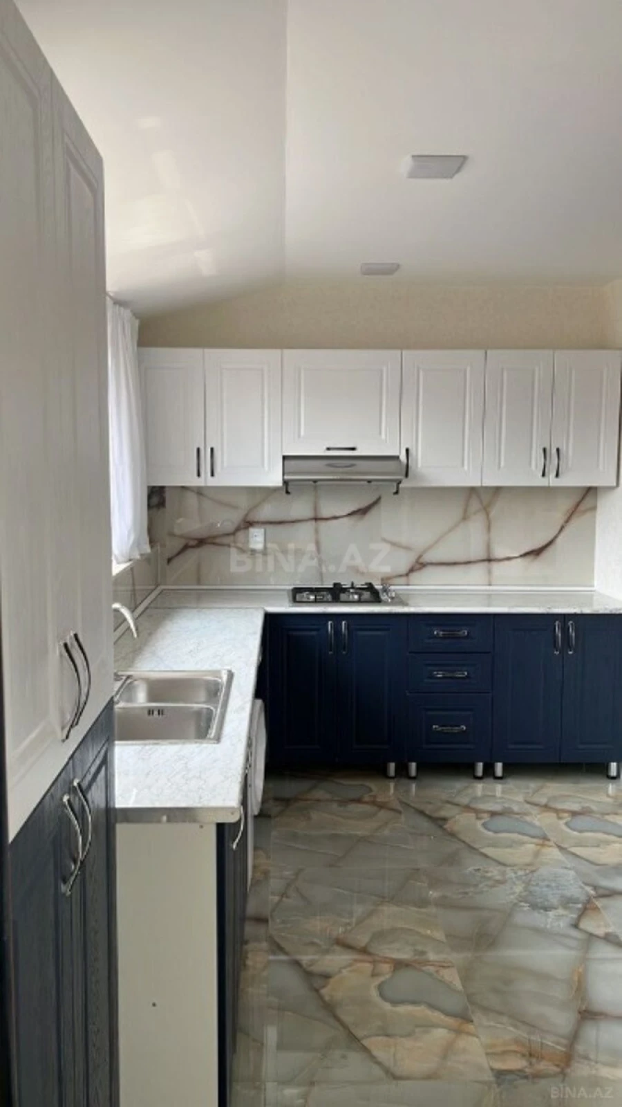 Kirayə verilir 3 otaqlı mənzil 110 m²