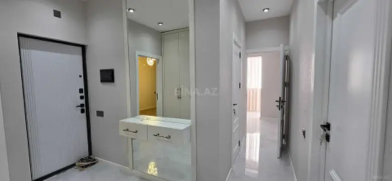 Satılır 4 otaqlı mənzil 100 m²