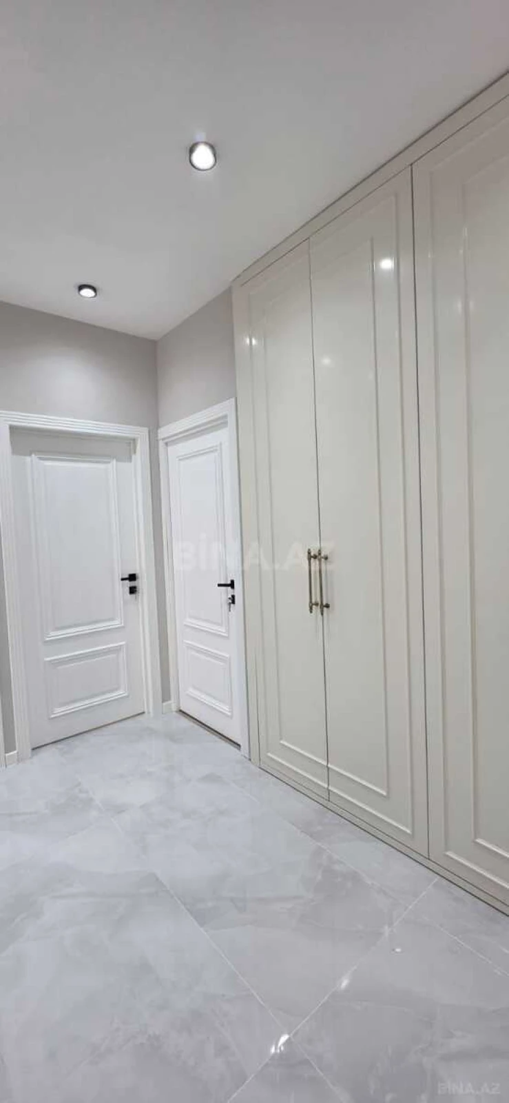 Satılır 4 otaqlı mənzil 100 m²